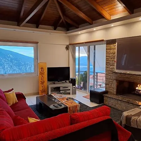 Hotel πολυτελή μεζονέτα με τζάκι και υπέροχη θεά Delphi