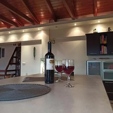 πολυτελή μεζονέτα με τζάκι και υπέροχη θεά Hotel *